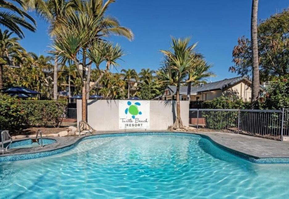Ultimate Getaway Pools, Waterslides And Steps From The Apartment